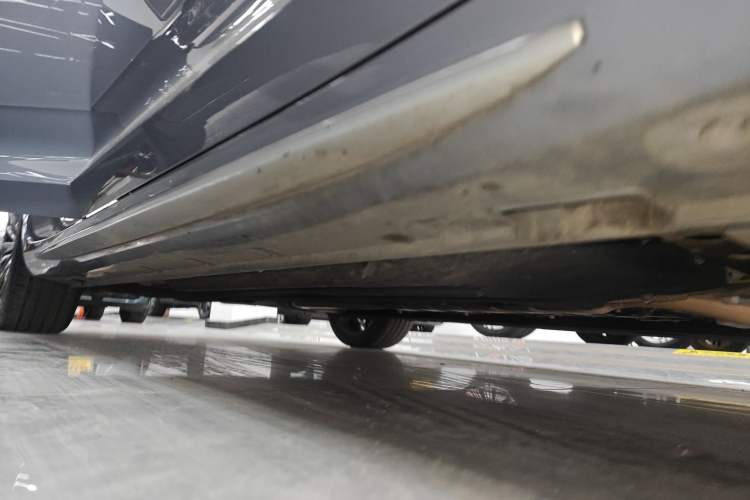Used Geely Auto Preface L 2024 Zhiqing 1.5TD Tiangong Edition Right Side Sill