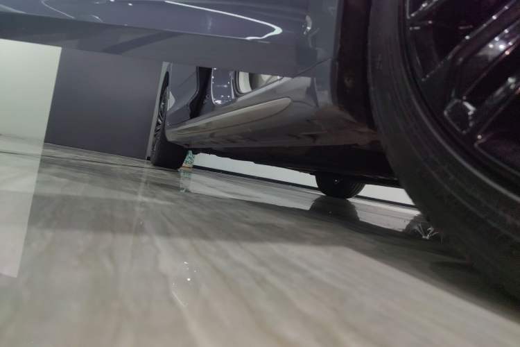Used Geely Auto Preface L 2024 Zhiqing 1.5TD Tiangong Edition Right Side Sill
