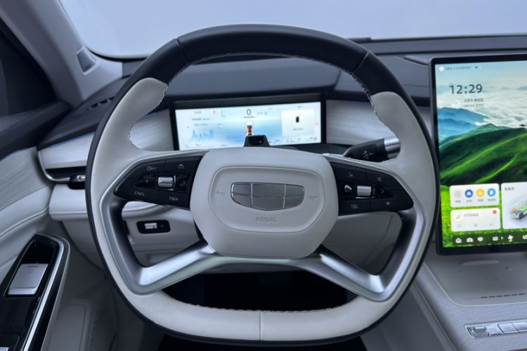 Used Geely Auto Preface L 2024 Zhiqing 1.5TD Tiangong Edition Steering Wheel