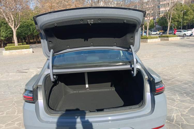 Used Geely Auto Preface L 2024 Zhiqing 1.5TD Tiangong Edition Trunk
