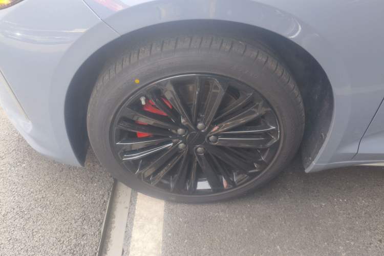 Used Geely Auto Preface L 2024 Zhiqing 1.5TD Tiangong Edition Left Front Wheel Hub