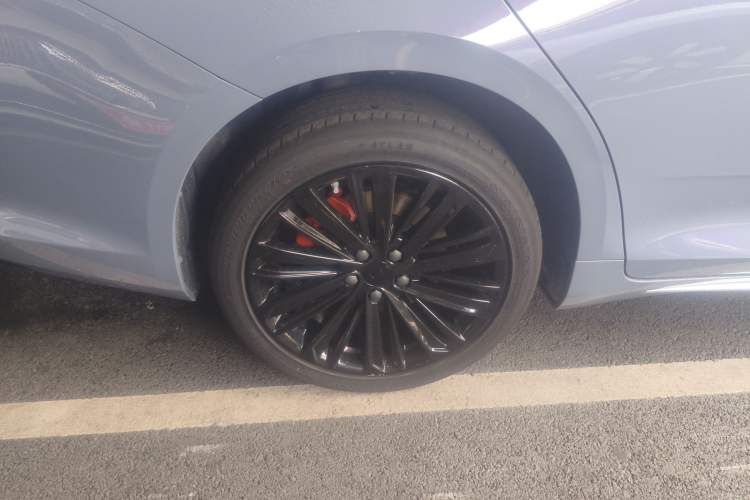 Used Geely Auto Preface L 2024 Zhiqing 1.5TD Tiangong Edition Right Rear Wheel Hub