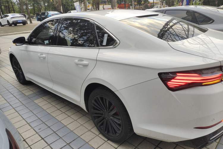 Used Geely Auto Preface L 2024 Zhiqing 1.5TD Galaxy Edition Exterior 3