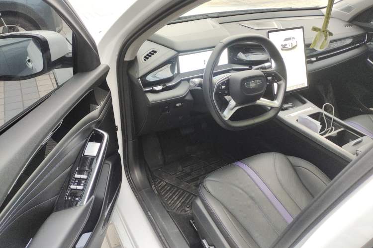 Used Geely Auto Preface L 2024 Zhiqing 1.5TD Galaxy Edition Interior 3