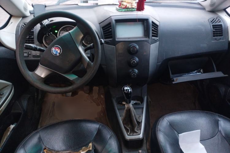 Used Geely Auto SC5-RV 2011 1.5L Cool Edition Model A Center Console