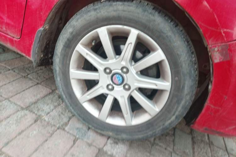 Used Geely Auto SC5-RV 2011 1.5L Cool Edition Model A Right Front Wheel Hub