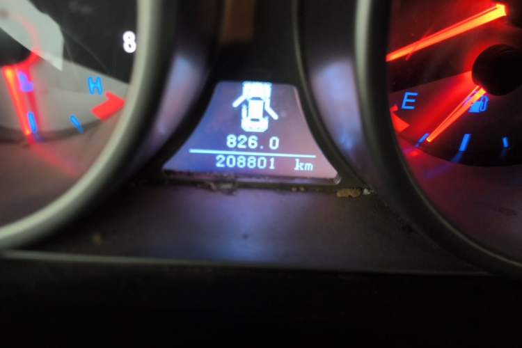 Used Geely Auto SX7 2013 1.8L Manual Luxury Model Odometer Close Up
