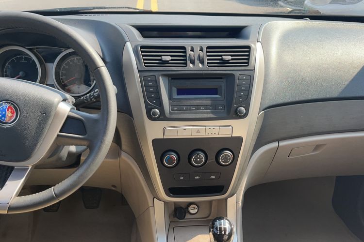 Used Geely Auto SX7 2013 1.8L Manual Entry-Level Model Audio And AC Panel