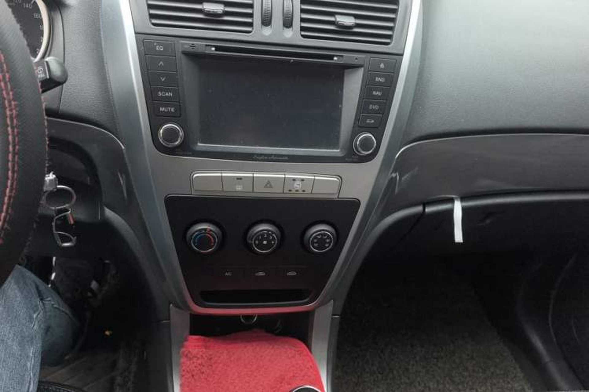 Used Geely Auto SX7 2013 1.8L Manual Entry-Level Model Audio And AC Panel