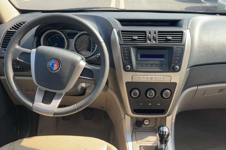 Used Geely Auto SX7 2013 1.8L Manual Entry-Level Model Center Console