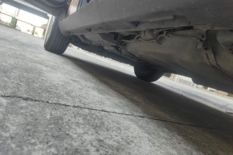 Used Geely Auto SX7 2013 2.0L Manual Elite Edition Left Side Sill