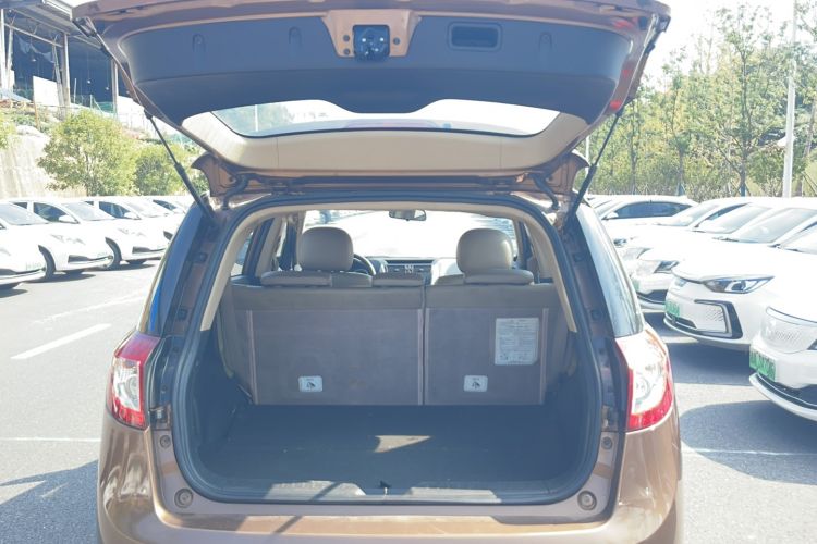 Used Geely Auto SX7 2013 1.8L Manual Entry-Level Model Trunk