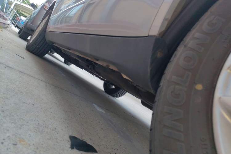 Used Geely Auto SX7 2013 2.0L Manual Elite Edition Left Side Sill