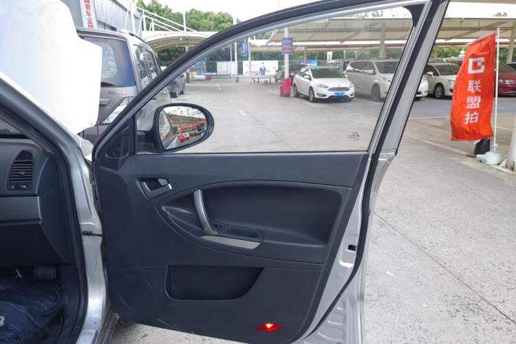 Used Geely Auto SX7 2013 2.0L Manual Elite Edition Right Front Door Interior