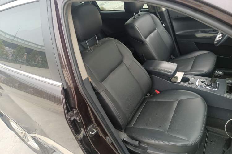 Used Geely Auto SX7 2013 2.0L Automatic Prestige Edition Right Front Seat