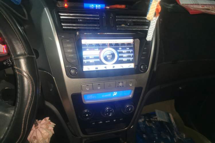 Used Geely Auto SX7 2013 2.0L Automatic Prestige Edition Audio And AC Panel