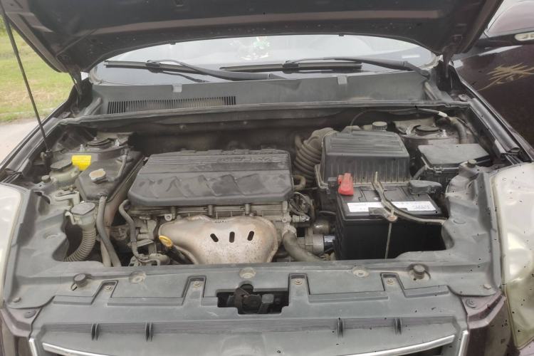 Used Geely Auto SX7 2013 2.0L Automatic Prestige Edition Engine Bay