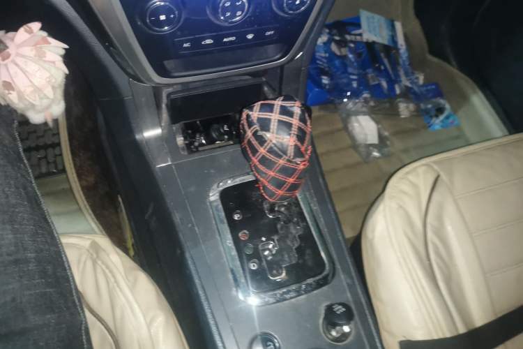 Used Geely Auto SX7 2013 2.0L Automatic Prestige Edition Gear Lever
