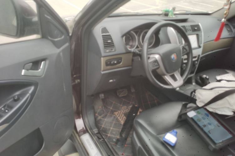 Used Geely Auto SX7 2013 2.0L Automatic Prestige Edition Interior 3