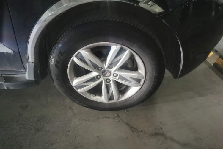 Used Geely Auto SX7 2013 2.0L Automatic Prestige Edition Right Front Wheel Hub