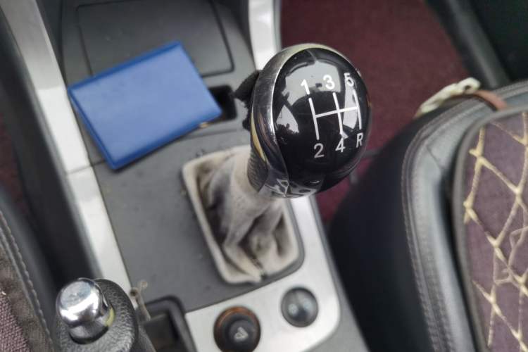 Used Geely Auto SX7 2013 2.0L Manual Elite Edition Gear Lever