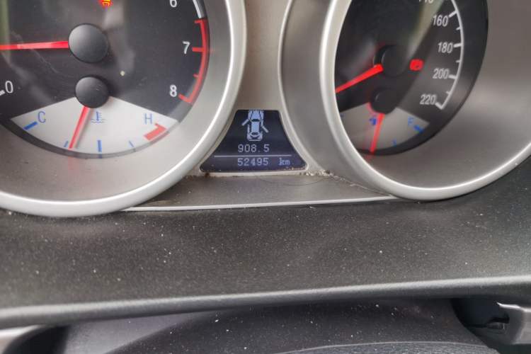 Used Geely Auto SX7 2013 2.0L Manual Elite Edition Odometer Close Up