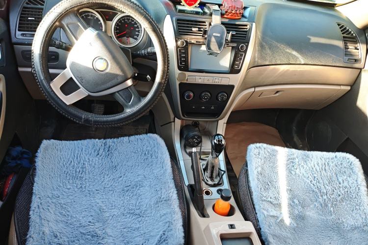 Used Geely Auto SX7 2013 1.8L Manual Entry-Level Model Center Console