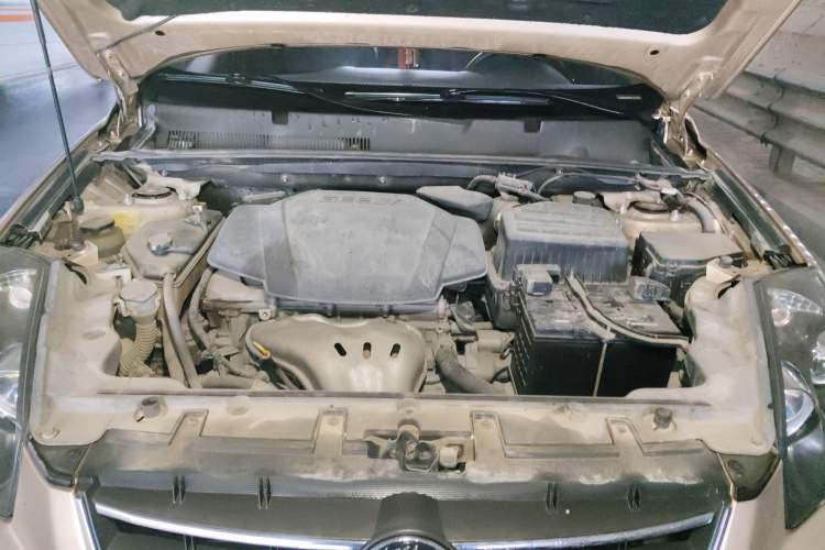 Used Geely Auto SX7 2014 2.0L Automatic Prestige Edition Engine Bay