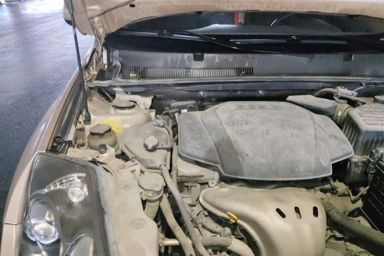 Used Geely Auto SX7 2014 2.0L Automatic Prestige Edition Engine Bay Right