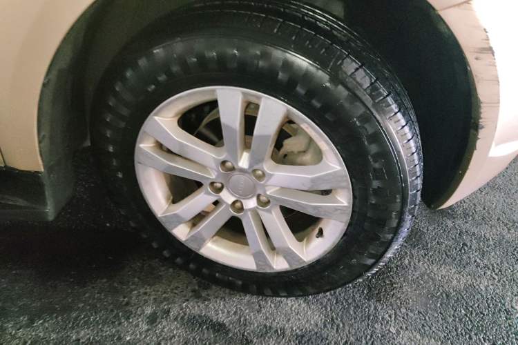 Used Geely Auto SX7 2014 2.0L Automatic Prestige Edition Right Front Wheel Hub
