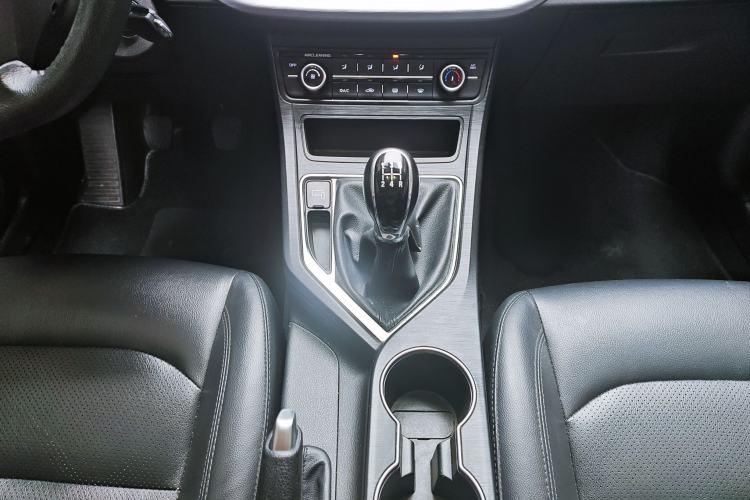 Used Geely Auto Vision 2020 Revised 1.5L Manual Asian Games Edition Interior 4