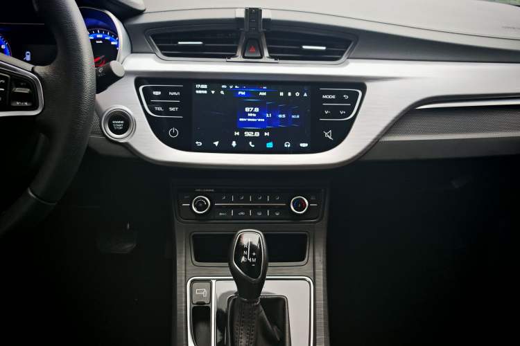 Used Geely Auto Vision 2020 Revised Version 1.5L CVT Asian Games Edition Audio And AC Panel