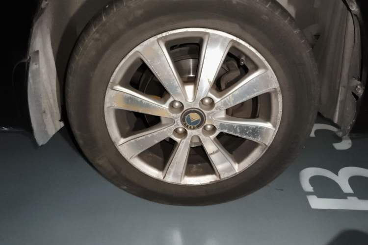 Used Geely Auto Vision 2011 1.5L Standard Edition Right Front Wheel Hub