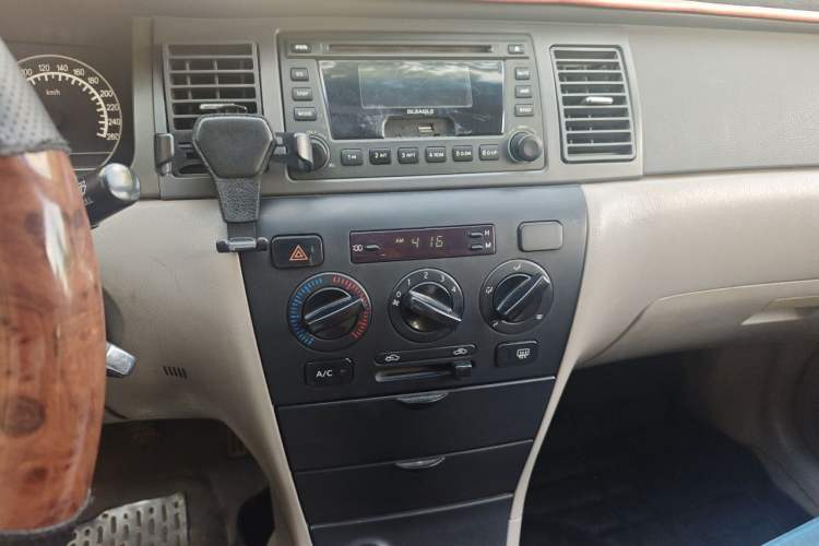 Used Geely Auto Vision 2012 1.5L CVVT Standard Edition Audio And AC Panel