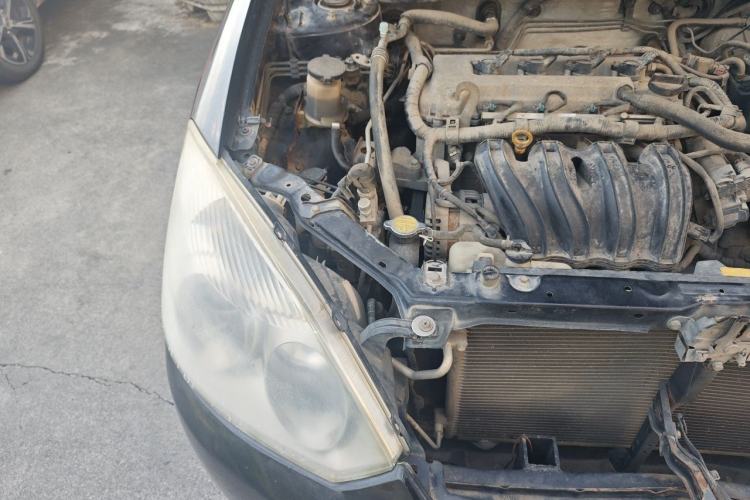 Used Geely Auto Vision 2012 1.5L CVVT Standard Edition Engine Bay Right