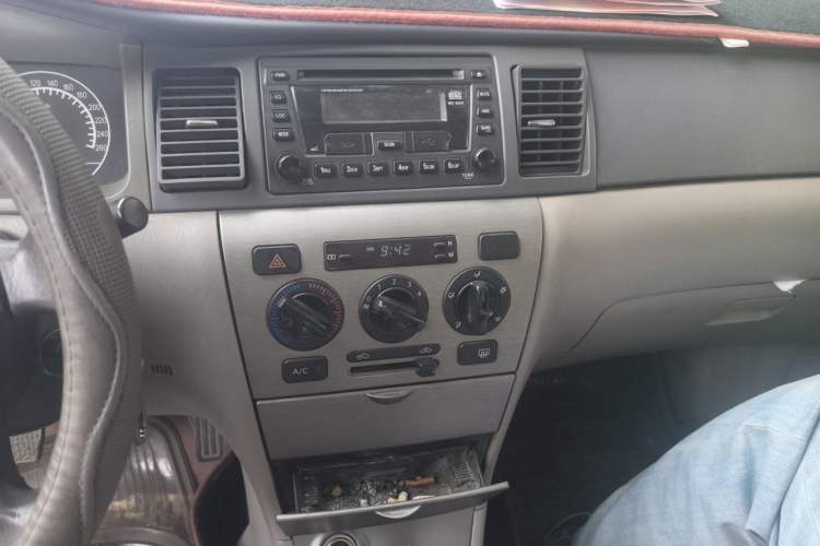 Used Geely Auto Vision 2012 1.5L CVVT Comfort Edition Audio And AC Panel