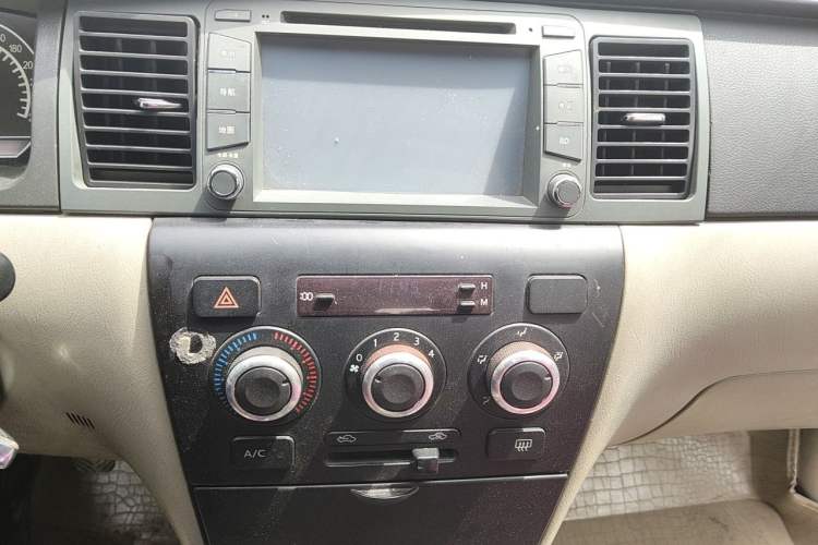 Used Geely Auto Vision 2013 1.5L Manual Limited Value Edition Audio And AC Panel