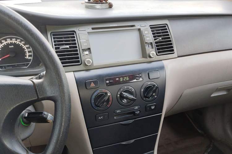 Used Geely Auto Vision 2013 1.5L Manual Comfort Model Audio And AC Panel