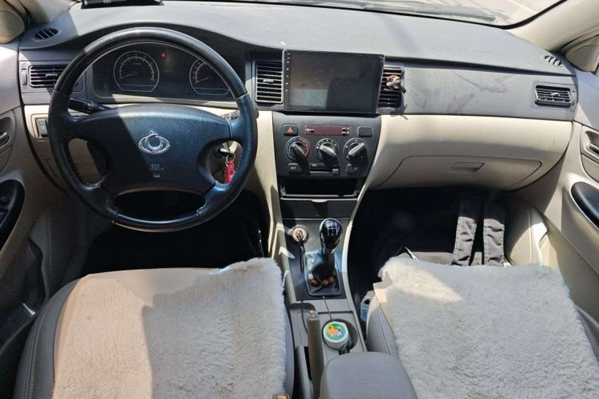 Used Geely Auto Vision 2013 1.5L Manual Comfort Model Center Console