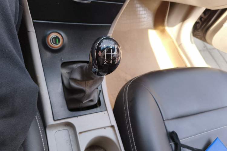 Used Geely Auto Vision 2013 1.5L Manual Comfort Model Gear Lever