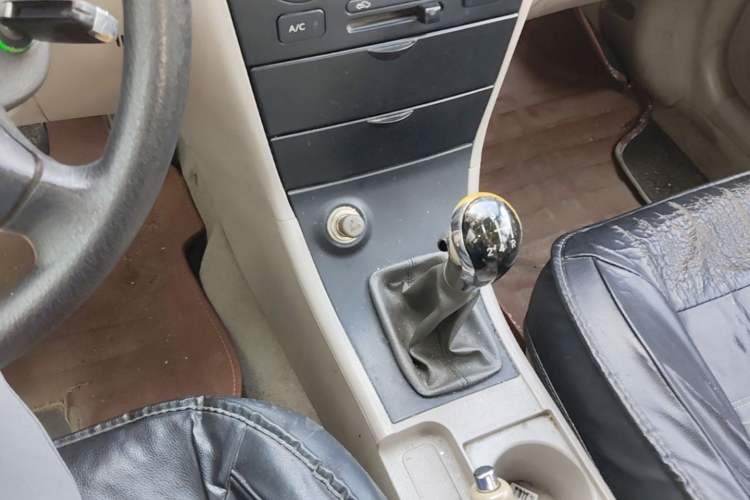 Used Geely Auto Vision 2013 1.5L Manual Comfort Model Gear Lever