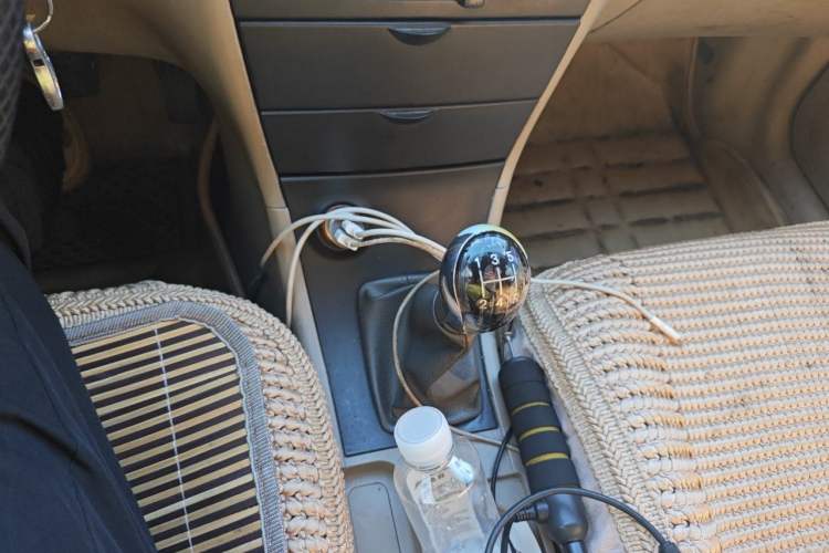 Used Geely Auto Vision 2013 1.5L Manual Comfort Model Gear Lever