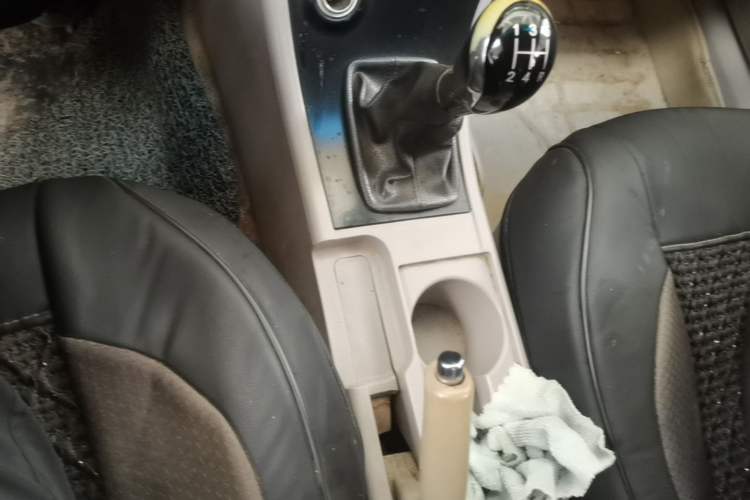 Used Geely Auto Vision 2013 1.5L Manual Comfort Model Gear Lever