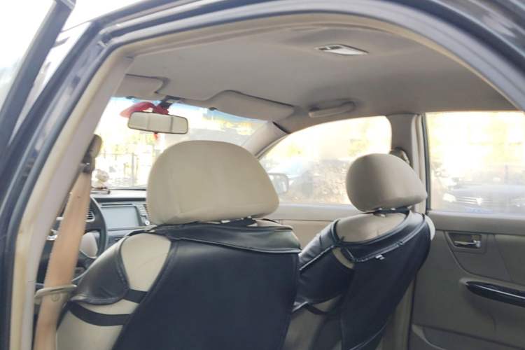 Used Geely Auto Vision 2013 1.5L Manual Comfort Model Headliner