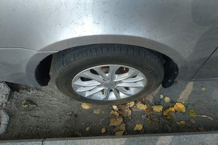 Used Geely Auto Vision 2013 1.5L Manual Comfort Model Left Front Wheel Hub