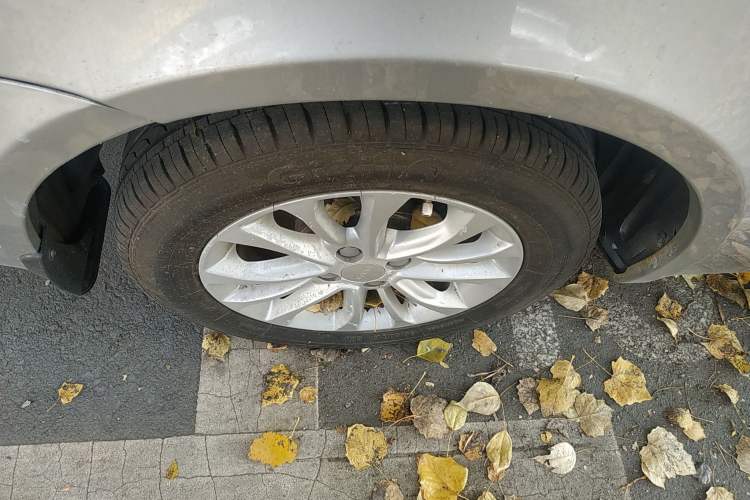 Used Geely Auto Vision 2013 1.5L Manual Comfort Model Right Rear Wheel Hub