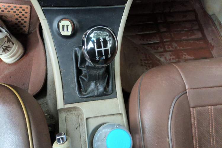 Used Geely Auto Vision 2013 1.5L Manual Comfort Model Gear Lever