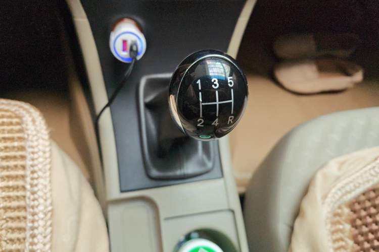 Used Geely Auto Vision 2013 1.5L Manual Comfort Model Gear Lever