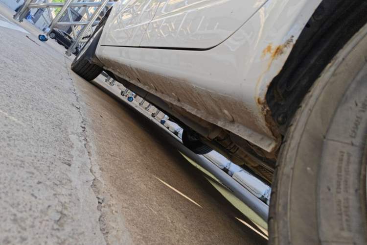 Used Geely Auto Vision 2013 1.5L Manual Comfort Model Left Side Sill