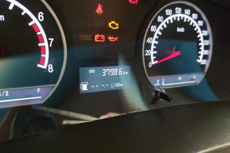 Used Geely Auto Vision 2013 1.5L Manual Comfort Model Odometer Close Up